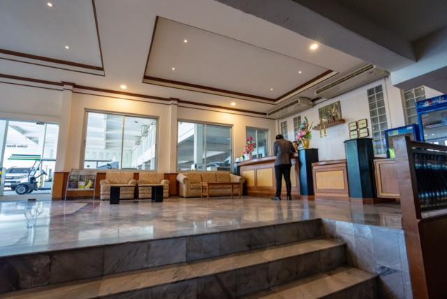 Golden House Service And Apartment Rayong Ngoại thất bức ảnh