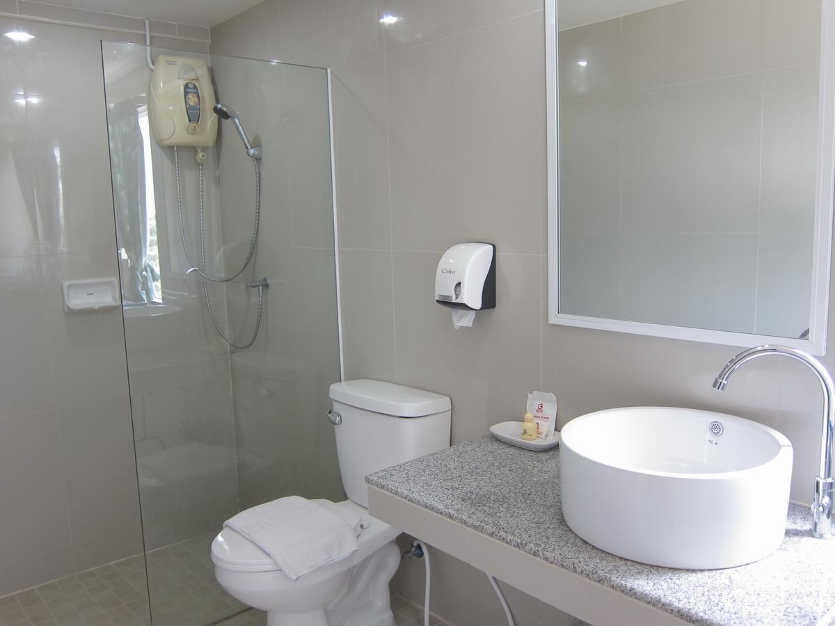 Golden House Service And Apartment Rayong Ngoại thất bức ảnh